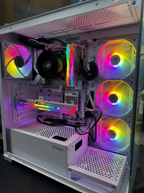 PC gamer con componentes RGB
